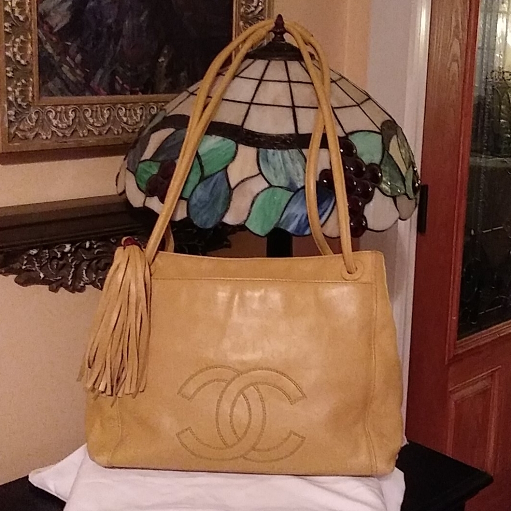 Chanel tote